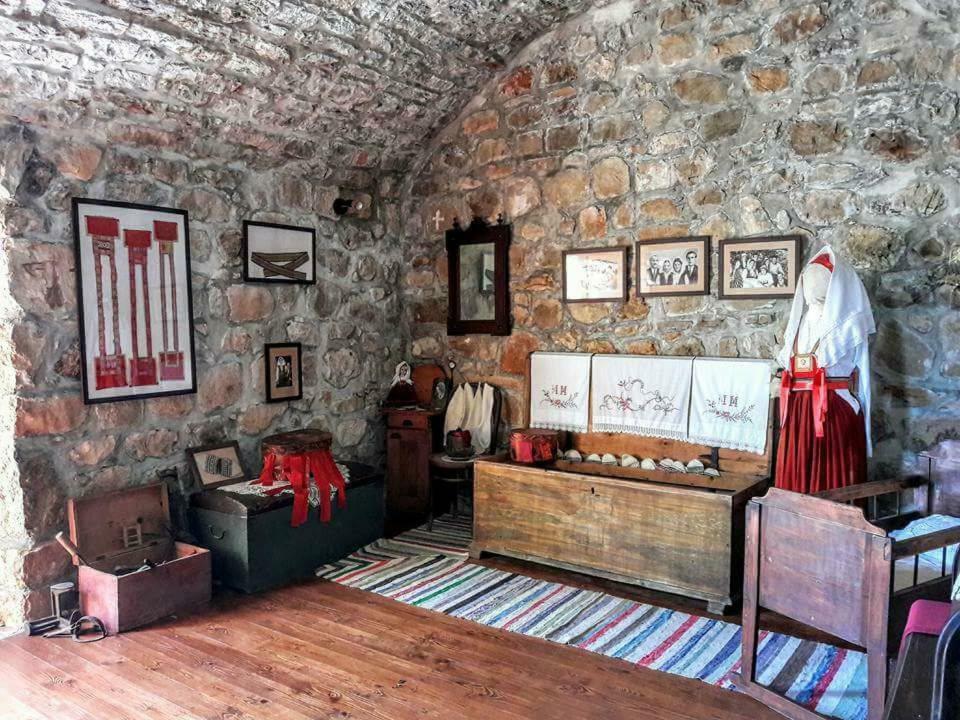 Stone House Biskup Apartment Babino Polje Exterior photo